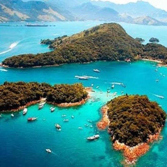 Passeio de lancha em Ilha Grande